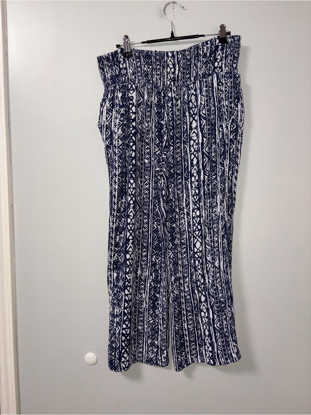 Three Dots Navy & White Wide Leg Palazzo Pants Tribal Geometric Boho Peasant L - Picture 4 of 4